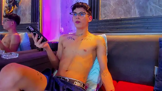 Snapshot of Brianhot0F chatting on 26, 6, 2026 Brianhot0F online show from 26, 6, 2026