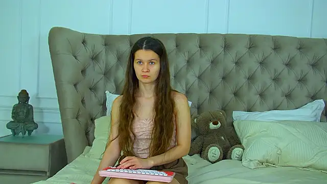 Snapshot of JuliettaTiffani chatting on 5, 7, 2026 JuliettaTiffani online show from 5, 7, 2026