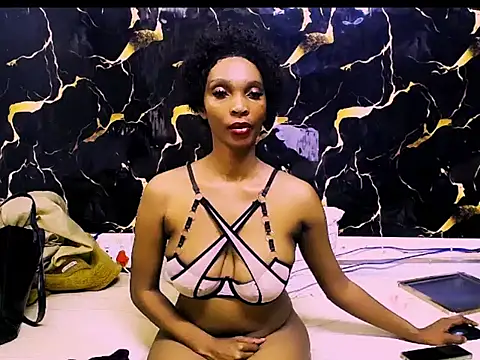 Caramelminxx  online show from 13, 6, 2026