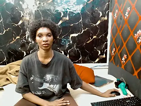 Caramelminxx  online show from 29, 6, 2026