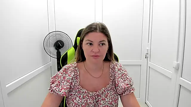 MiaSummerr  online show from 4, 7, 2026