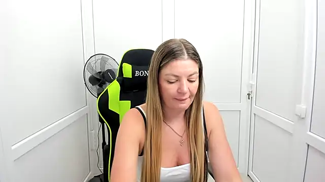 MiaSummerr  online show from 5, 7, 2026