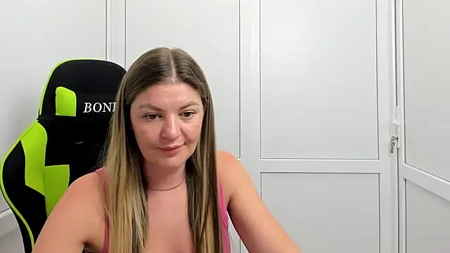 MiaSummerr  online show from 11, 7, 2026