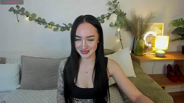 Snapshot of MayaGlamour chatting on 16, 6, 2026 MayaGlamour online show from 16, 6, 2026