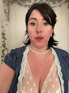 juliee1979 online show from 9, 7, 2026