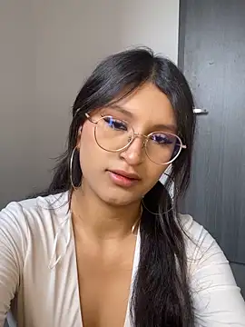 Snapshot of lizyyyy_ chatting on 9, 6, 2026 lizyyyy online show from 9, 6, 2026