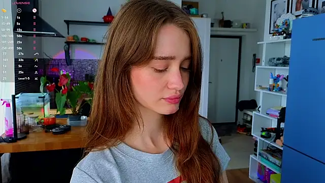 AliviaWithLove online show from 6, 7, 2026