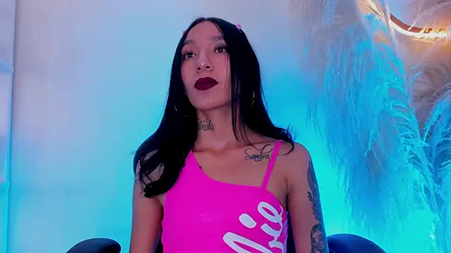 Mailynjones  online show from 16, 6, 2026