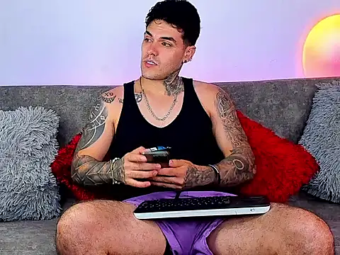 Austin Rayne online show from 6, 7, 2026