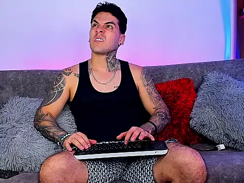 Austin Rayne online show from 13, 7, 2026