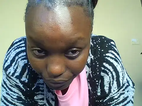 Snapshot of Legit_Queenn chatting on 15, 7, 2026 Legit Queenn online show from 15, 7, 2026