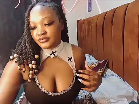 PrettyNyra online show from 13, 7, 2026