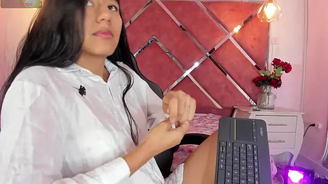 Carla Alvez online show from 17, 7, 2026