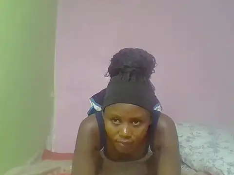 Snapshot of cute_bee chatting on 12, 6, 2026 cute bee online show from 12, 6, 2026