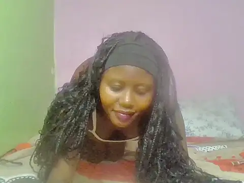 Snapshot of cute_bee chatting on 15, 6, 2026 cute bee online show from 15, 6, 2026