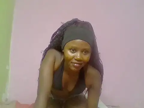 Snapshot of cute_bee chatting on 24, 6, 2026 cute bee online show from 24, 6, 2026