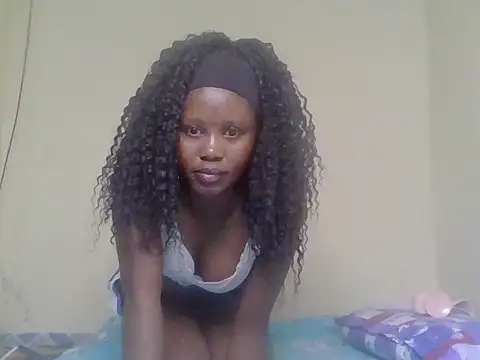 Snapshot of cute_bee chatting on 14, 7, 2026 cute bee online show from 14, 7, 2026