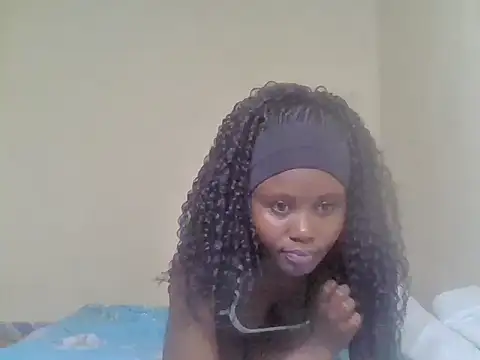 Snapshot of cute_bee chatting on 21, 7, 2026 cute bee online show from 21, 7, 2026
