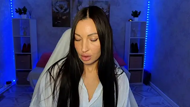NikoleMills online show from 29, 6, 2026
