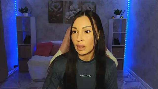 NikoleMills online show from 13, 7, 2026