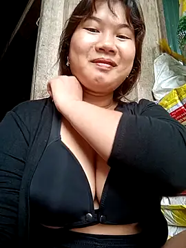 Emelyzz online show from 10, 6, 2026