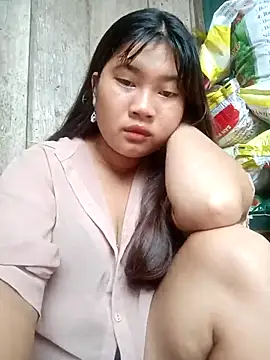 Emelyzz online show from 22, 7, 2026