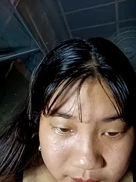 Emelyzz online show from 23, 7, 2026