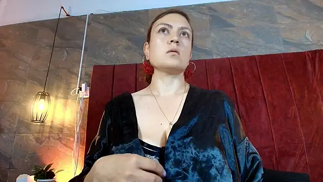 Hinata Moon online show from 7, 7, 2026