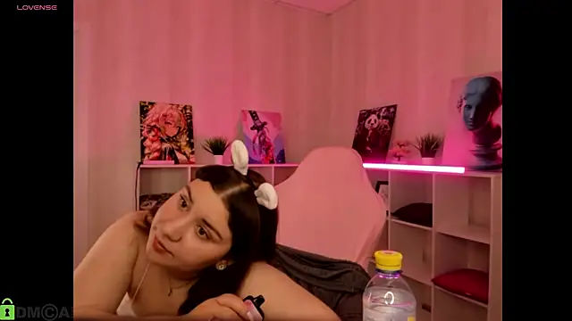 Velvet Kisss online show from 25, 6, 2026