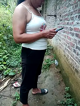 Snapshot of Chin-ni chatting on 1, 7, 2026 Chin-ni online show from 1, 7, 2026