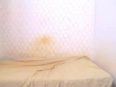 Snapshot of VivaLuxx chatting on 10, 6, 2026 VivaLuxx online show from 10, 6, 2026