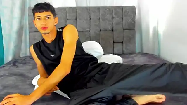 Snapshot of LyanLazarBBC chatting on 17, 6, 2026 LyanLazarBBC online show from 17, 6, 2026