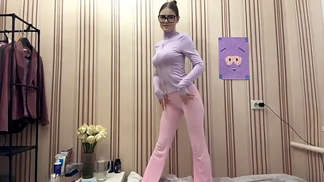 MiaWonderind online show from 7, 7, 2026