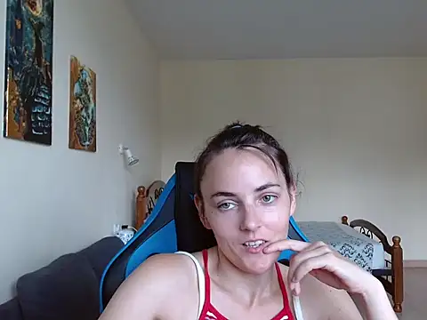 OliviaTheS online show from 7, 7, 2026