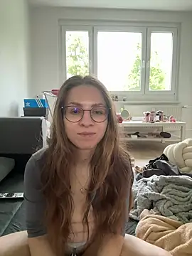 Isabella honey online show from 16, 6, 2026