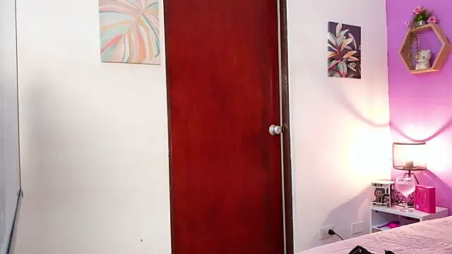 VALERY SCOTT  online show from 28, 7, 2026