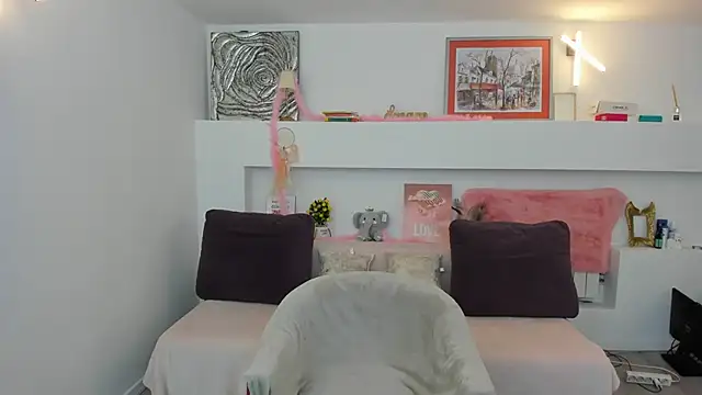 Serennaax online show from 13, 6, 2026