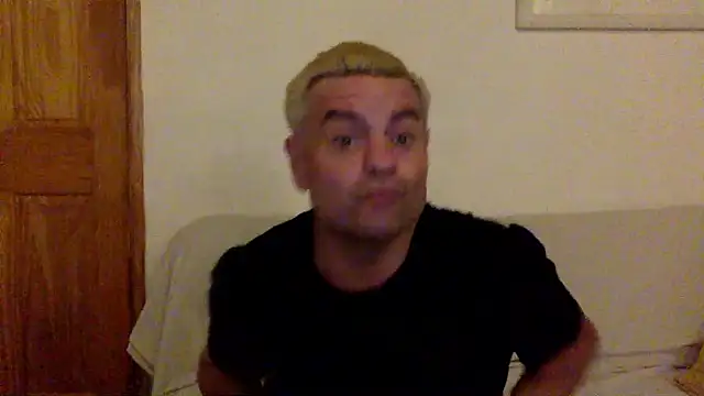 Snapshot of HugodelSol chatting on 18, 6, 2026 HugodelSol online show from 18, 6, 2026