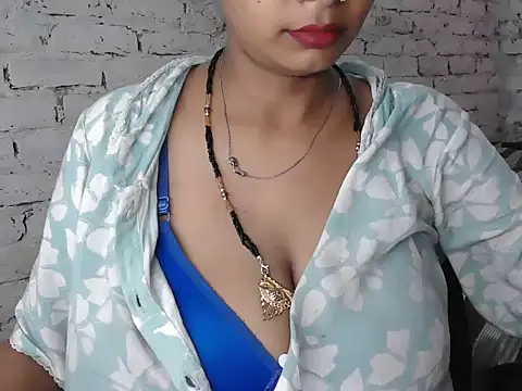 Snapshot of NottyMomo chatting on 17, 6, 2026 NottyMomo online show from 17, 6, 2026