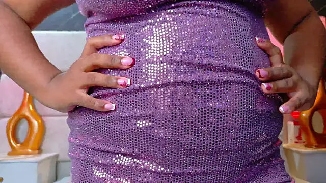 Snapshot of EbonyHenner chatting on 19, 6, 2026 EbonyHenner online show from 19, 6, 2026