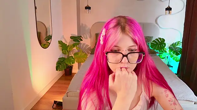 Lola Blaze  online show from 15, 6, 2026