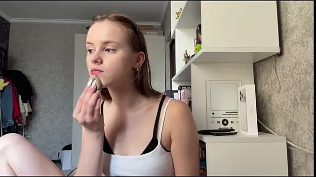 Mollybeans online show from 8, 8, 2026