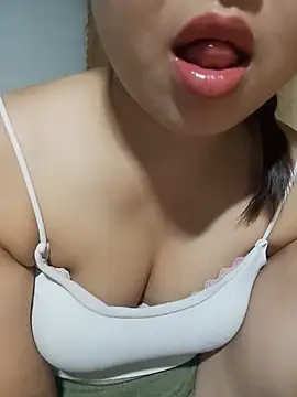 Emma-cutee online show from 13, 7, 2026