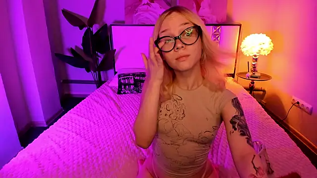 Snapshot of Amely_18 chatting on 16, 6, 2026 Amely 18 online show from 16, 6, 2026