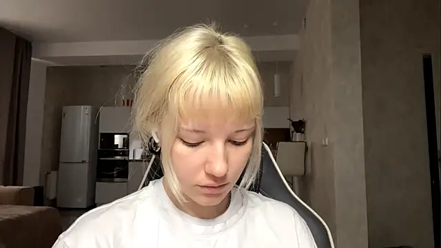 Snapshot of Emillema chatting on 21, 6, 2026 Emillema online show from 21, 6, 2026