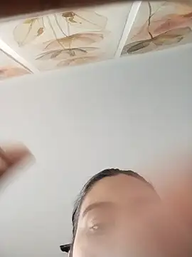 Snapshot of SUZZAN-R chatting on 28, 7, 2026 SUZZAN-R online show from 28, 7, 2026
