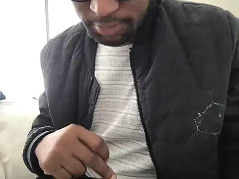 Snapshot of LeoneForYou chatting on 7, 7, 2026 LeoneForYou online show from 7, 7, 2026