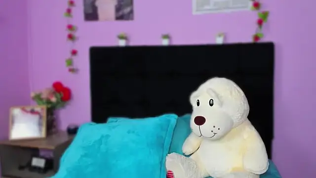Snapshot of Makii_XOXO chatting on 23, 6, 2026 Makii XOXO online show from 23, 6, 2026