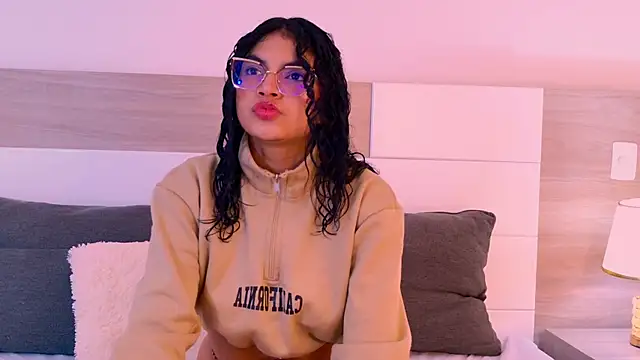 Snapshot of MelodyAlvarez chatting on 13, 7, 2026 MelodyAlvarez online show from 13, 7, 2026