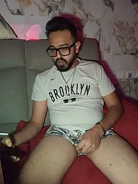 Snapshot of freakkydessi chatting on 8, 8, 2026 freakkydessi online show from 8, 8, 2026